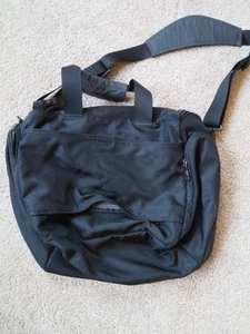 VICTORINOX Swiss Army Knife Black Computer/Messenger Bag 15x12 x5, Great Shape! - Afbeelding 1 van 3