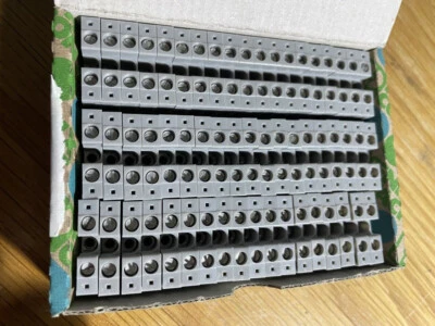 A box of 50 PHOENIX MBK 2.5/E terminal blocks, 300V 20A,12 AWG - Image 1 of 3