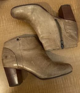 Frye Tan Leather Zip Ankle Boots Womens Size 9M 2215 - Picture 1 of 11
