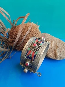 Bracciale ETNICO BERBERO, Vintage,metallo colore argento,smalti e pasta di vetro - Foto 1 di 13