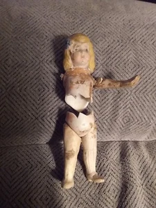 Small vintage porcelain doll - Picture 1 of 12