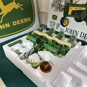 John Deere, The Model 494-A Fioriera a quattro file, Precision Classics 9 - Foto 1 di 15