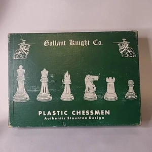 Vintag 1948 Gallant Knight Co. Plastic Chessmen Original Box - Picture 1 of 6
