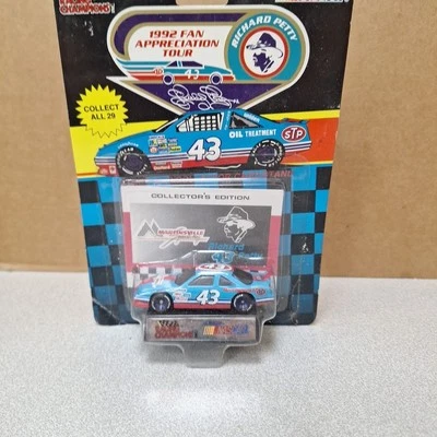 Richard Petty 1992 Goody's 500 Martinsville Speedway Nascar 1/64 Diecast  - Image 1 of 4