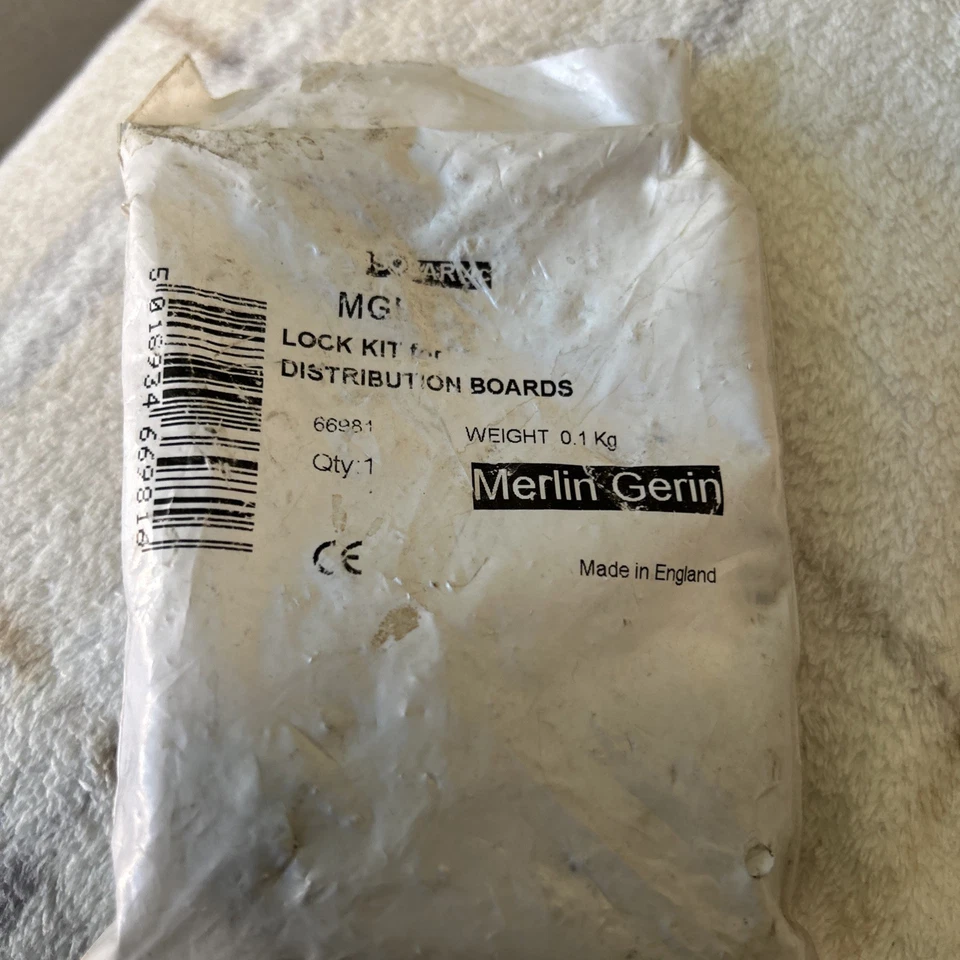 Merlin Gerin MGBL ISOBAR 4C Series Door Lock Kit Brand New In Bag - Image 1 of 3