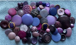 70 Vintage Plastic PURPLE Buttons - Great Assortment Designs & Sizes - Old Lot - Picture 1 of 6