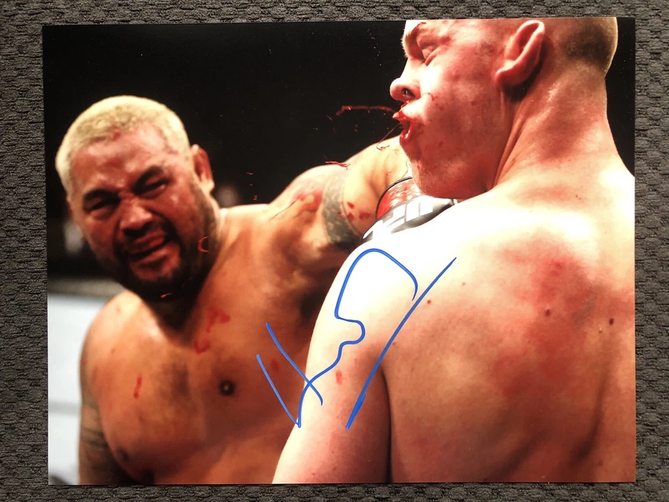 Mark Hunt 11x14 Broke Struves Jaw Champ Autograph Signed Glove Ufc MMA Pride K1 - Image 1 of 1