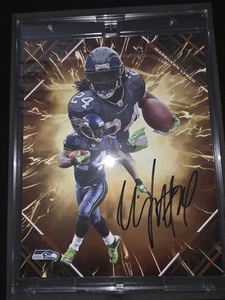 2025 Fanatics Emanate - Marshawn Lynch - Auto 13/25  🔥 Seattle Seahawks - Picture 1 of 2