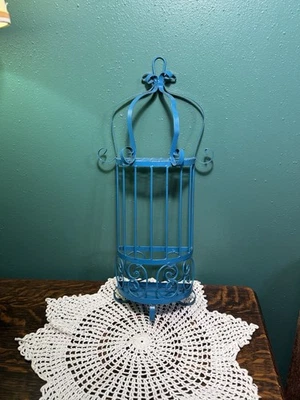 Prateleira de parede gaiola de metal turquesa formato de coroa plantadeira suspensa decoração de jardim - Imagem 1 de 4