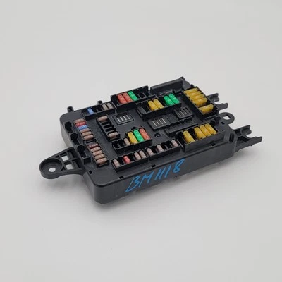 Caixa de distribuição relé fusível traseiro BMW 328i 320i 335i 230i 440i M2 M3 X5 fabricante de equipamento original - Imagem 1 de 4