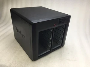 Synology DS2413+ DiskStation 12-Bay Network Attached Storage NO HDDs/Caddies/Key - Afbeelding 1 van 10