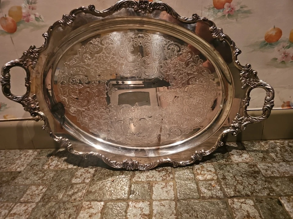Bandeja plateada vintage/antigua Royal Rose de Wallace #9826 (28"L x18"W) Foto 1 de 4