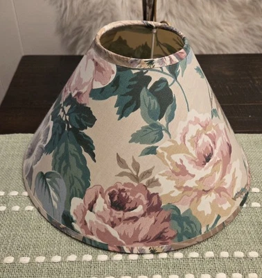 Tela Med Vintage Beige, Rosa, Rosas Verdes Imperio Pantalla  Foto 1 de 4