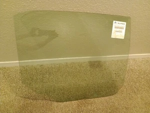 Genuine Mopar Chrysler 300 OEM Right Rear Door Window Glass 55113490AB - Picture 1 of 3
