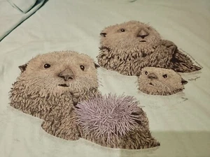 Camiseta De Colección 3 Nutrias Naturaleza Flotante XL Cosida Única Color Como Nueva Usada en Excelente Condición Exterior  - Imagen 1 de 9