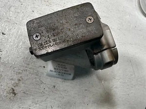 2001-2005 SUZUKI VL800 VOLUSIA CYLINDER ASSY, FRONT MASTER 59600-10F10 - Bild 1 von 6