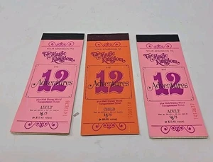 Lotto 3 pz libro biglietti vintage anni 70 Walt Disney Il Regno Magico 12 Avventure - Foto 1 di 12