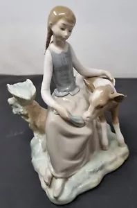 Lladro 4813 Girl Feeding Calf Figurine, Original Box - Picture 1 of 19