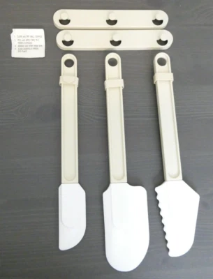 Tupperware #1776 Set of 3 Scraper Spatula Cooking Kitchen Utensil w/Hanging Rack - Image 1 of 4