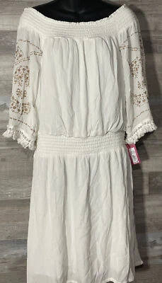 全新带标签 Xhilaration - 象牙色 白色 BOHO 刺绣皱褶人造丝连衣裙 女式 大号 — 第 1/4 张图片