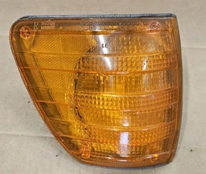  Mercedes W116 Front RH Side Indicator Turn Signal Light Lamp Assembly / Bosch  - Picture 1 of 5