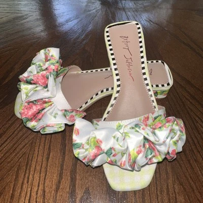 Sandalias Betsey Johnson para mujer Alivia abiertas sin cordones zapatos, blancas talla 6M Foto 1 de 4