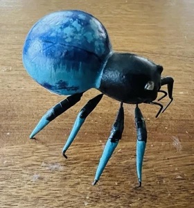 Vintage handbemalte blaue Holzspinne Halloween Deko biegsame Drahtbeine Volkskunst - Bild 1 von 12