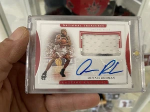 2019-20 National Treasures Dennis Rodman Lasting Legacies Patch Auto /49 - Imagen 1 de 2