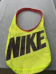 Sac à bandoulière Nike Reversible Gym Yoga 17x17 jaune néon léger/pois point