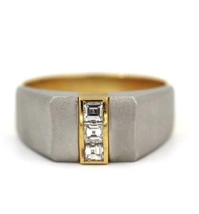 Anello a Fascia in Platino e Oro Giallo 18k con 3 Diamanti Carrè - 0.26 ct. - Foto 1 di 5