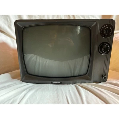 Vintage 1986 Samsung Model TB1210 12" Portable Dial CRT B&W TV - Image 1 of 4