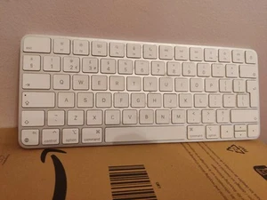 Apple Magic Keyboard A2450, UK English, Lightning Cable, For Parts - Imagen 1 de 5