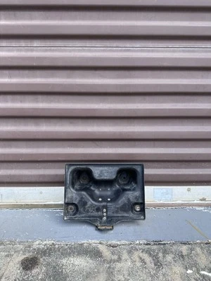 03-07 Bandeja Batería Nissan 350Z 64866-AL500 - 151D Foto 1 de 4