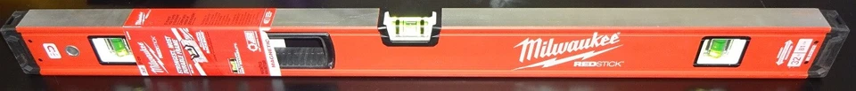 Milwaukee MLBXM32 32" REDSTICK Magnetic Box Level - Image 1 of 1