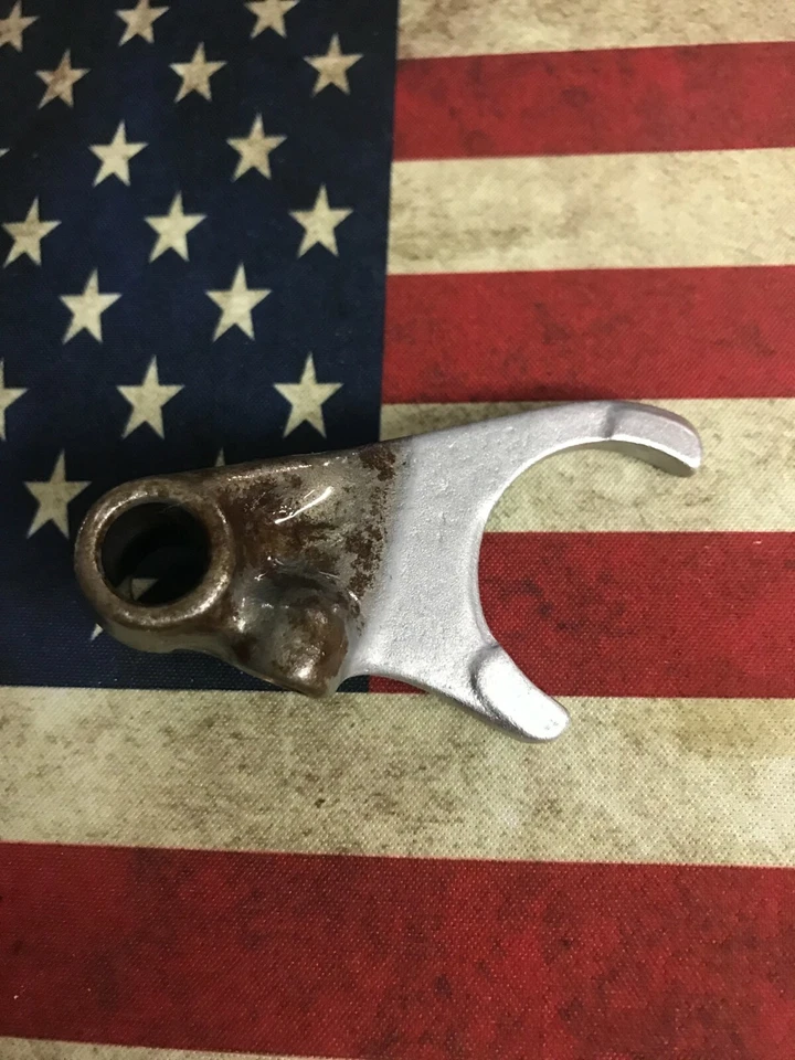  2W6-18511-00-00 NOS YAMAHA IT125 IT175 YZ100 YZ125 SHIFT FORK 1 '77-'81 - Image 1 of 1