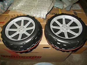SET 4 RUOTE PER AUTO PEG PEREGO GAUCHO 12 VOLT ROCK' IN NERA DAL 2014 AL 2018 - Foto 1 di 2