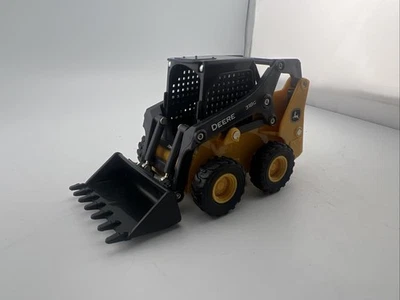 ERTL 1:32? Scale JOHN DEERE 318g SKID STEER LOADER Diecast Model Plastic - Image 1 of 4