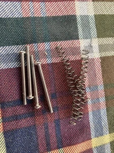 2 Sets of Genuine Original Gibson USA Humbucker Pickup Mounting Screws & Springs - Picture 1 of 2