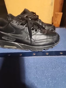 Nike Air Max 90 LTR GS Triple Black 833412-001 Größe 6,5 Jugend (ohne Karton) - Bild 1 von 9