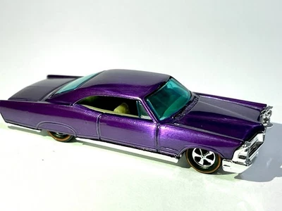 🔥 Pontiac '65 Bonneville Redline Spectraflame púrpura Hot Wheels hecho a medida Foto 1 de 4