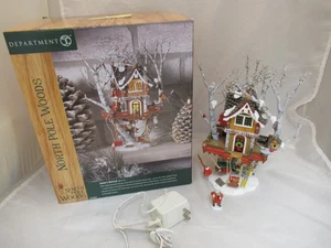 2000 Dept 56 NORTH POLE WOODS SANTA'S RETREAT #56.56883  w/Cord  WORKS! - Picture 1 of 11