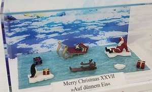 BUSCH HO 1/87 Scale Santa Claus Floating On Ice w/Sled, Penguin, Deer & Gifts - Picture 1 of 4