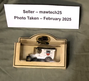 NEW VINTAGE LLEDO HUMBERSIDE COUNTY COUNCIL DIE CAST 1926 BULL NOSE MORRIS VAN - Picture 1 of 3
