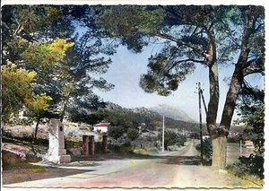 CP 13 - B-d-R - Environs d'Aix-en-Provence - Stèle à Cézanne au Tholonet - Picture 1 of 1