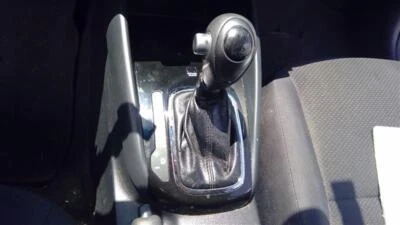 Conjunto de palanca de cambios de transmisión automática usado se adapta a: Kia Forte 2012 grado A Foto 1 de 4