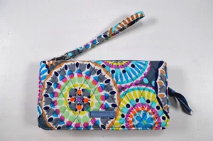Cartera Muñequera Vera Bradley Sunny Medallion - Imagen 1 de 12