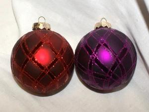 2 Vintage Rauch Diamant glitzernd rot & lila Weihnachtsschmuck glänzend & Satin 3" - Bild 1 von 2