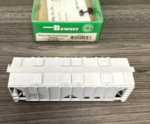 Bowser HO Scale RTR #55656 70 Ton 2 Bay Cov Hopper Reading #15091 NIB - Picture 1 of 3