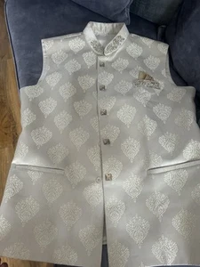 Mens waistcoat - Picture 1 of 3