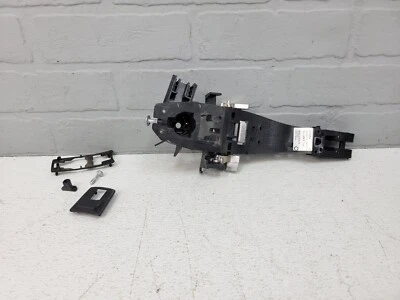 2005-2015 LAND ROVER LR2 Front Driver Left Door Handle Back Plate OEM — 第 1/4 张图片